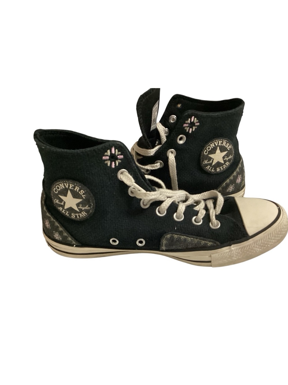 Converse High Top Black Sneaker Embroidered  Floral Detail Ladies size 9 - Picture 2 of 12